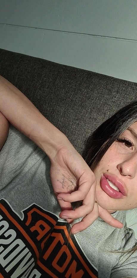 adelezora leefree OnlyFans-Seite