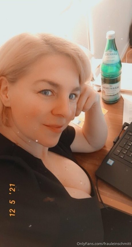 frauleinschmittfree Nacktbilder OnlyFans geleakt
