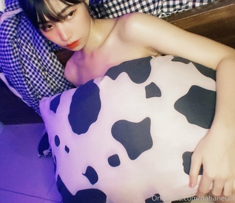 nahaneulll OnlyFans nackte Brüste