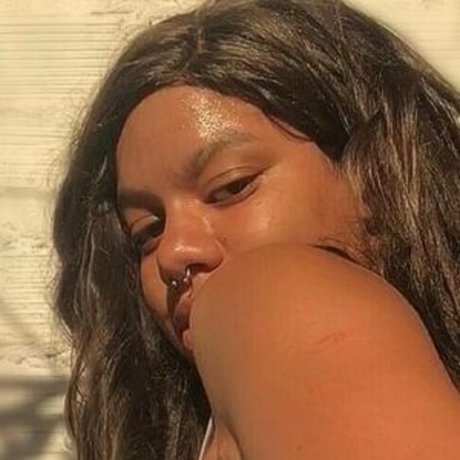 pretty dusa OnlyFans Pornografie