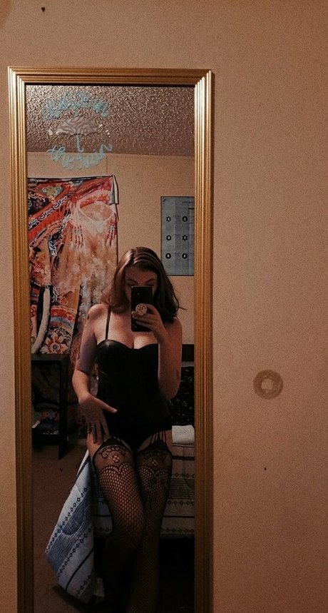 honey girl OnlyFans-Post