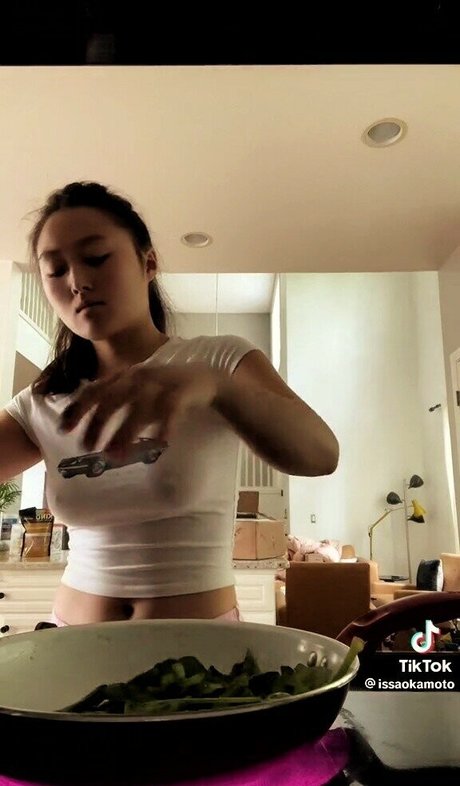 Issa Okamoto OnlyFans Nacktbilder