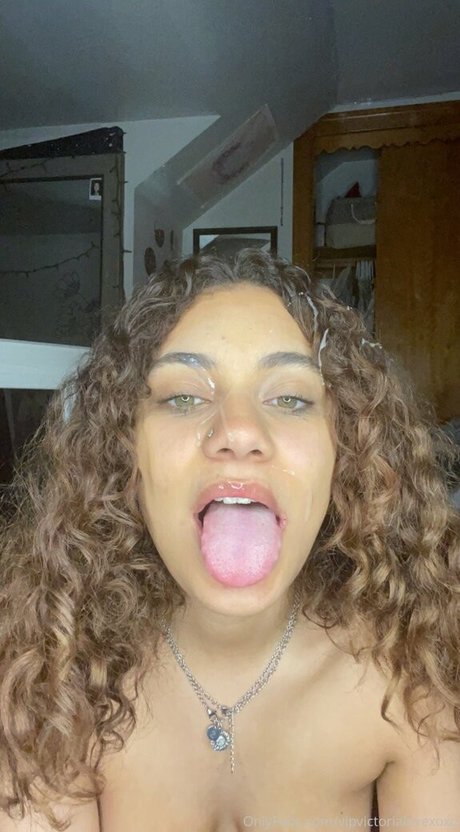 Victorias VIP OnlyFans Model Bilder