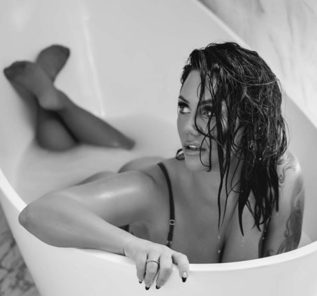 Victoria Love OnlyFans Bilder