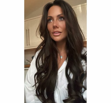 Victoria Love OnlyFans Nacktbilder