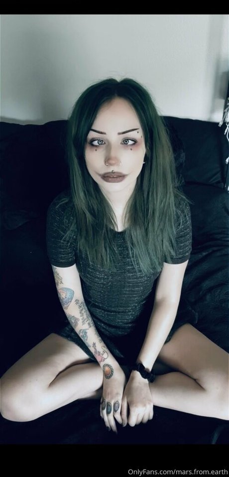 mars from earth OnlyFans schlank