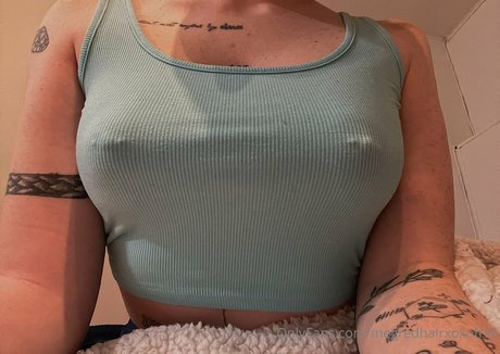 megredhairxoxo tease OnlyFans Nackt Content