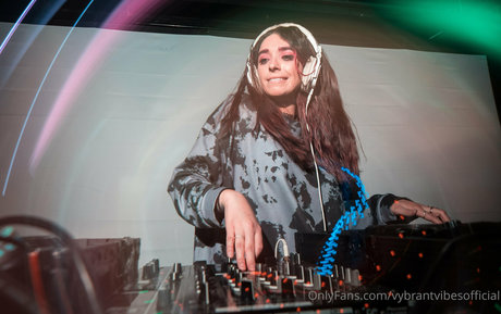 vybrantvibesofficial OnlyFans-Post