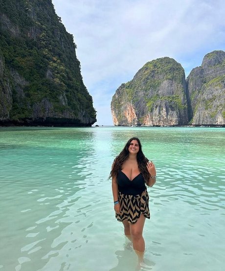 Coral Hagag OnlyFans Mega