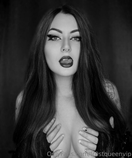 fr0stqueenvip OnlyFans Nackt Leaks