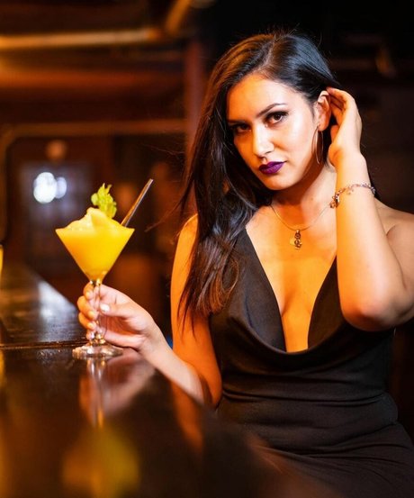 Rocio Lazarte OnlyFans schlank