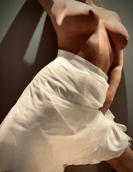 housewifeofnorway Nacktpornos auf OnlyFans