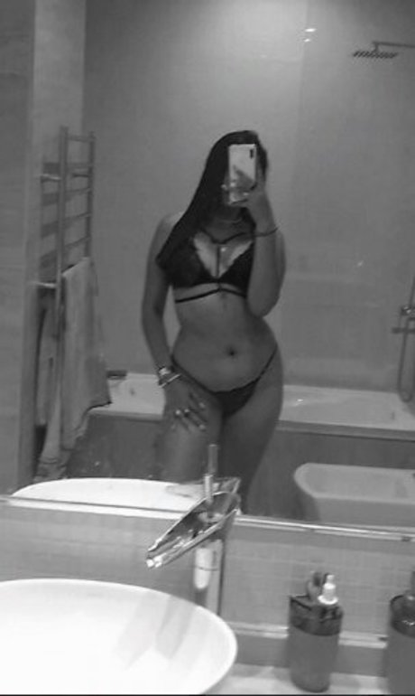 luz fronzak OnlyFans-Bilder