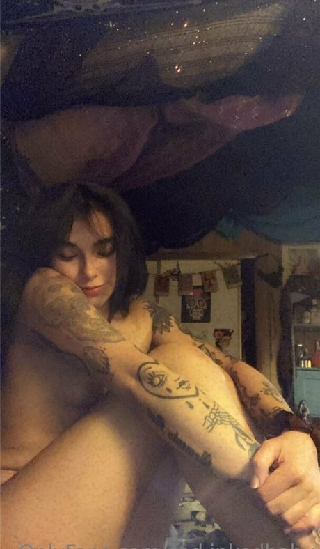 sad inkedbaby OnlyFans Inhaltstyp