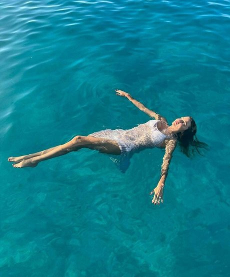 vollbusige zierliche onlyfans kostenloser Sex Fotos