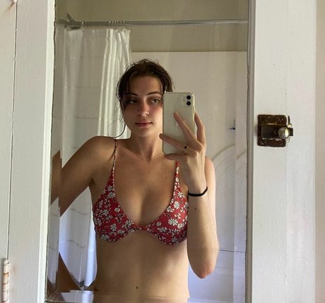 Lizzy McAlpine Nacktbilder geleakt OnlyFans Nacktporno