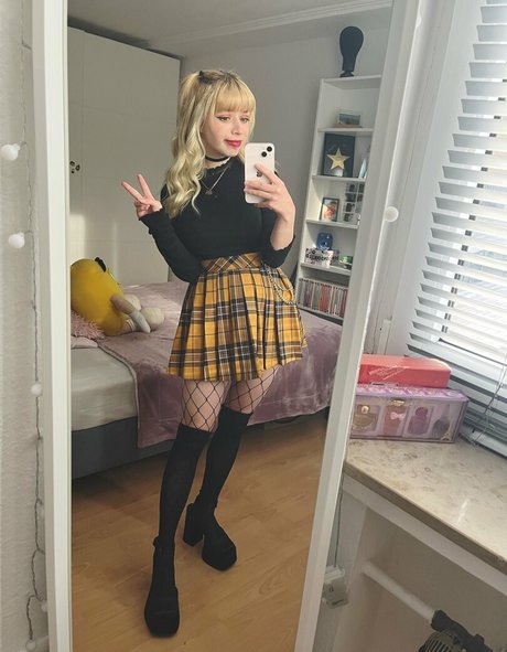 LegendLuna OnlyFans Striptease