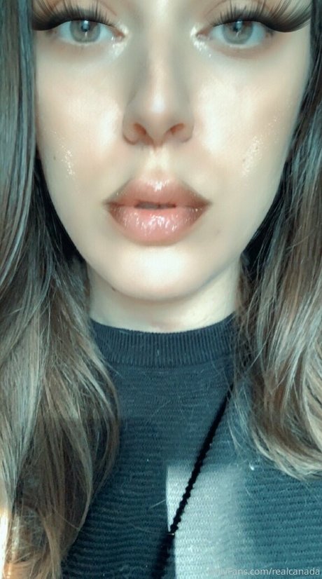realcanadaali OnlyFans Bilder