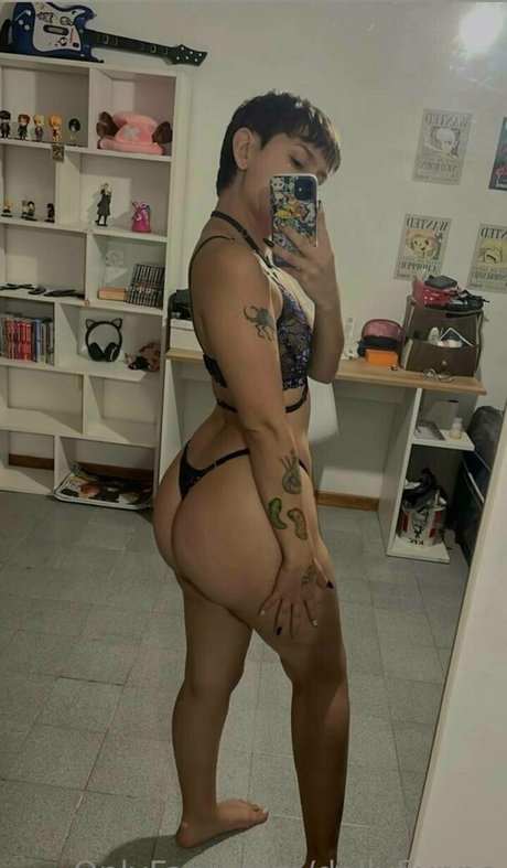 dollyflynne OnlyFans Striptease