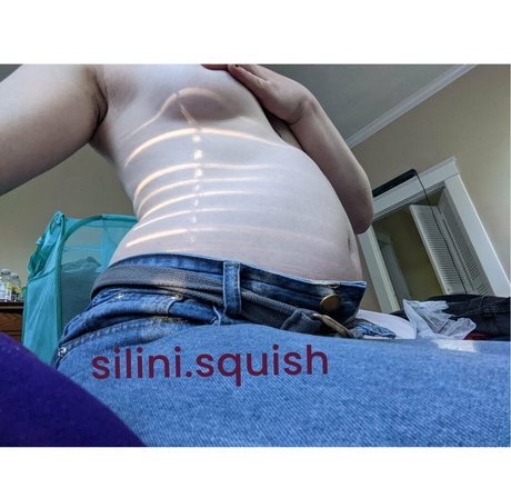 silini squish OnlyFans Striptease
