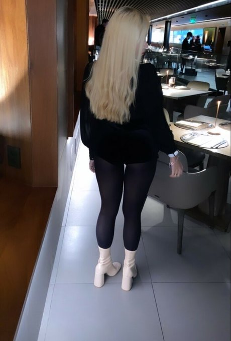 Rebecca Pavanelli OnlyFans nackte Brüste