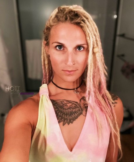 Hottrayne OnlyFans Mega