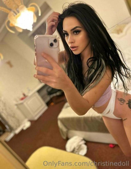 christinedoll OnlyFans X