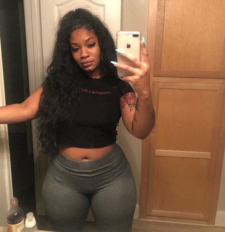 Therealbeauty rogers OnlyFans Lesbisch