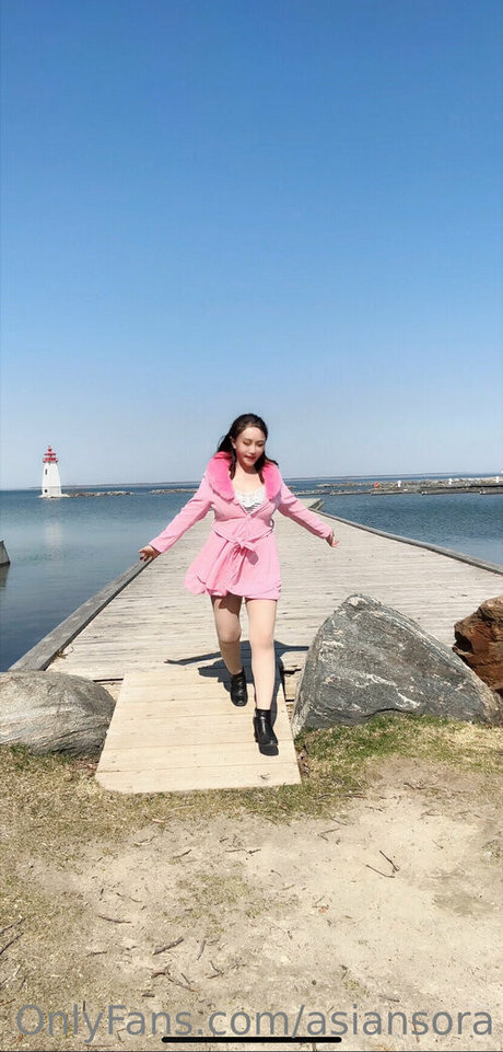 asiansora OnlyFans Striptease