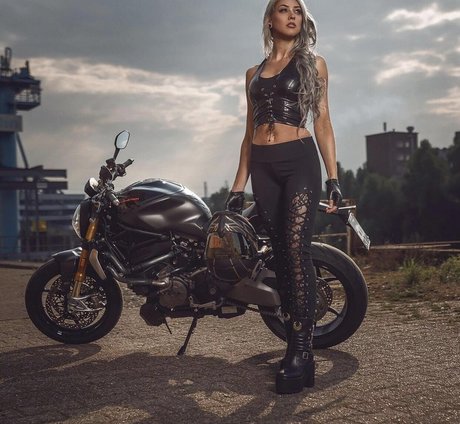 Farbenfuchs Nacktbilder geleakt OnlyFans geleakt