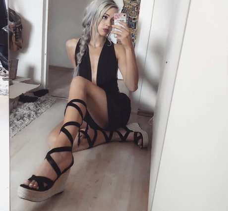 Farbenfuchs Nackt auf OnlyFans