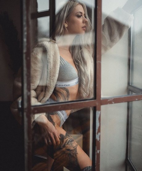 wachs-onlyfans nackt Porträt