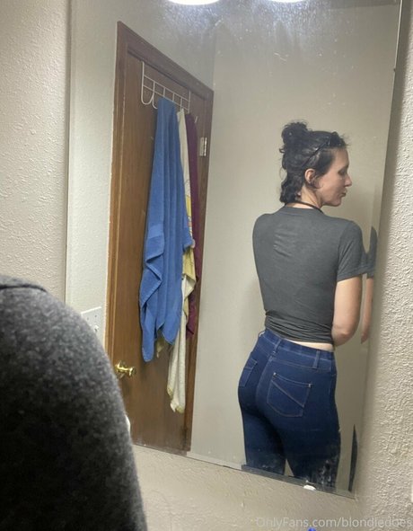 blondiedoes OnlyFans Nacktbilder geleakt