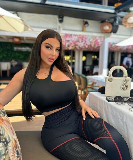 Kahina Sbauty Nacktpornos von OnlyFans geleakt