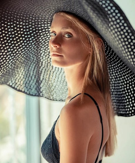 elabarkay Nacktpornos auf OnlyFans