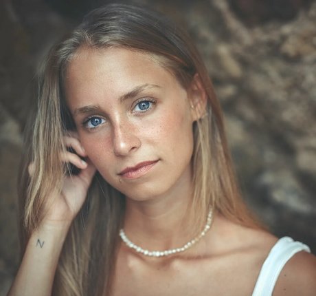 elabarkay OnlyFans Pornografie