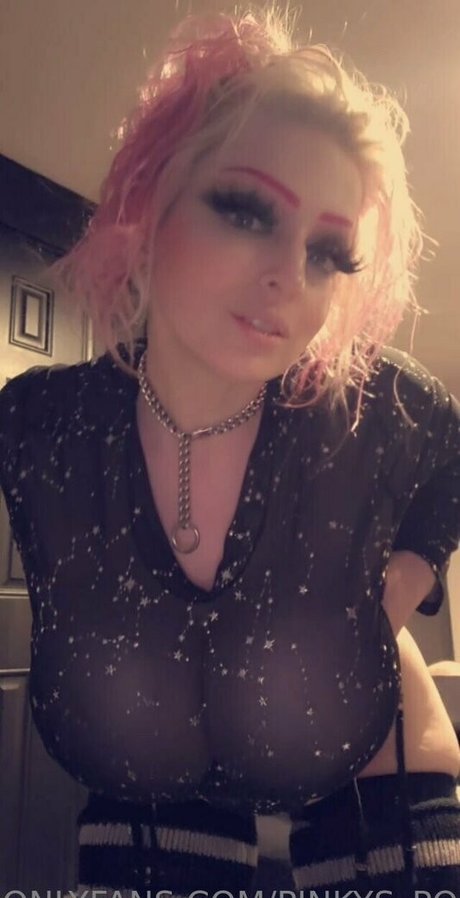 pinkys toes Bilder OnlyFans