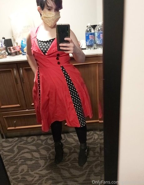 winzige asiatische onlyfans sexy Beitrag