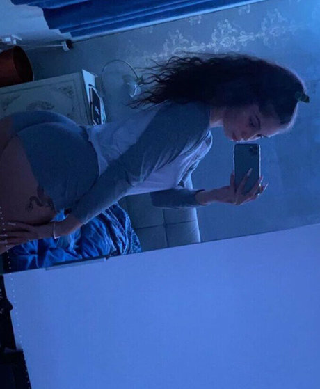 Izzy Lewis Nacktbilder geleakt