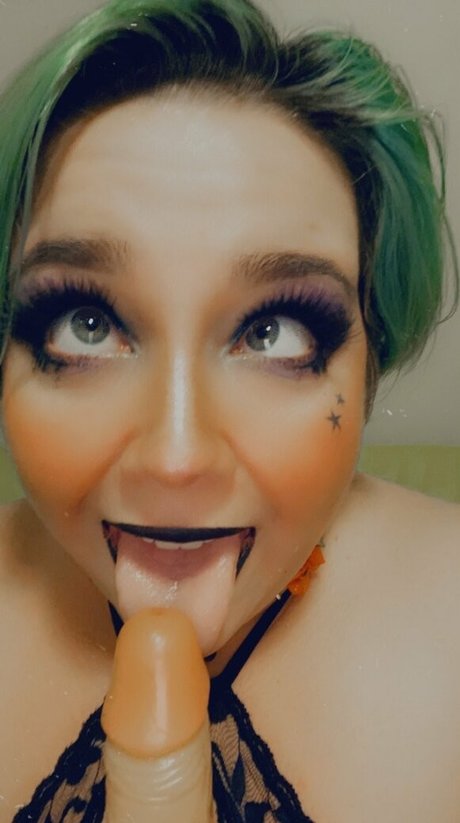 unsupervised housewife OnlyFans Sex