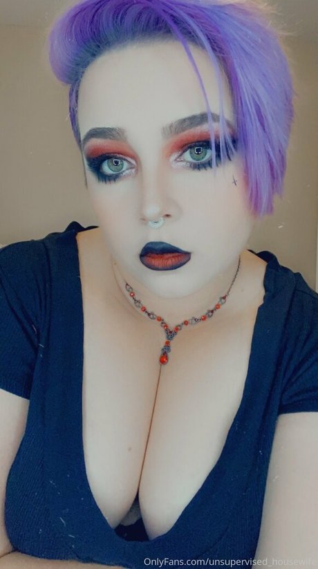 unsupervised housewife OnlyFans