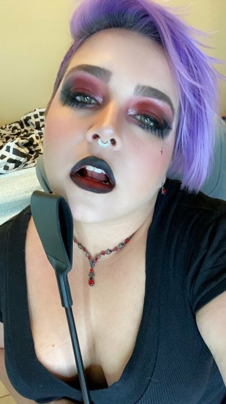 unsupervised housewife OnlyFans Archiv