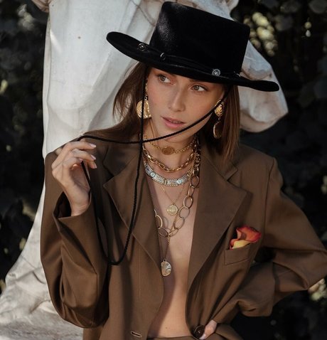 weibliche asiatische onlyfans heiß sexy Professionell