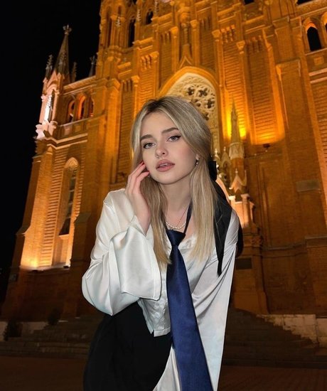 Maryanamoss OnlyFans explizite Inhalte