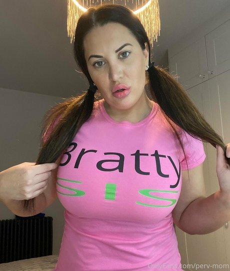 perv mom OnlyFans Model Bilder