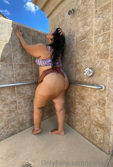 Jewlieah NurlyFans-Pornos