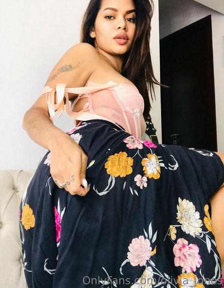 sofia jones2 OnlyFans-Leaks