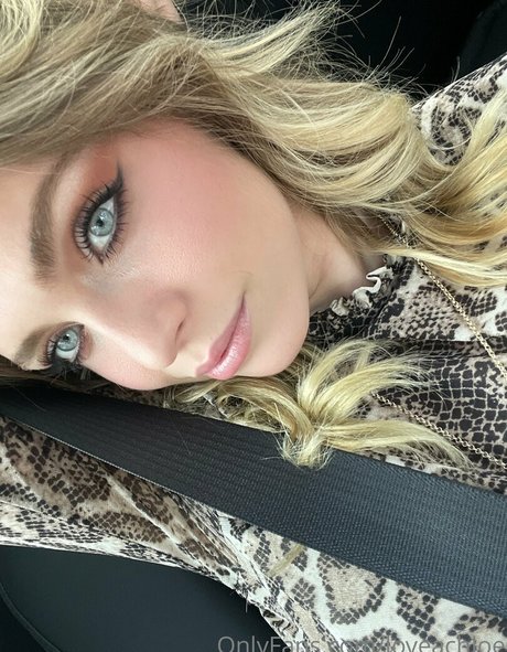loveachloe OnlyFans Bilder