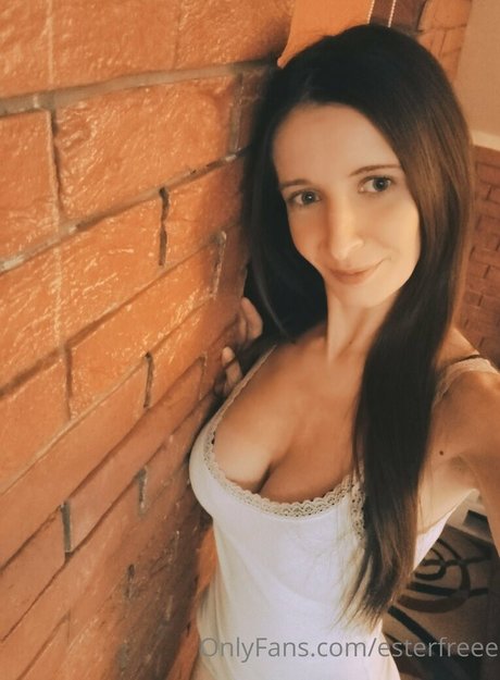esterfreee Füße OnlyFans