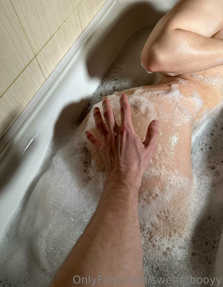 sweeetbooyy OnlyFans Leaj